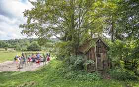 Ein Spielplatz in der Naturidylle